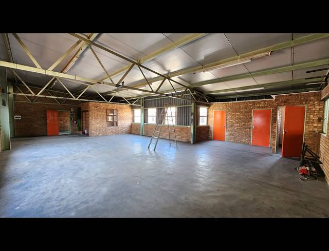 125M² WAREHOUSE TO LET IN SEBENZA